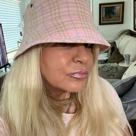 AUTHENTIC BURBERRY WOMEN’S BUCKET HAT OS IN EXCELLENT CONDITION! - Picture 2 of 5